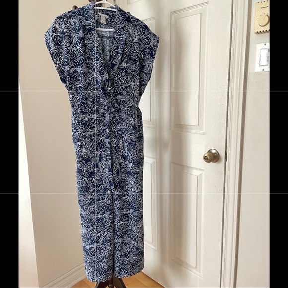 H&M jumpsuits. Just tried it, didn't wear it out - Picture 3 of 6